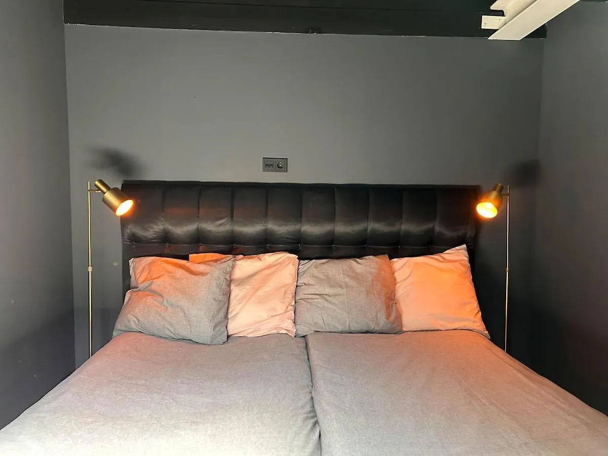 Apartment Studio Aan De Gracht Delft