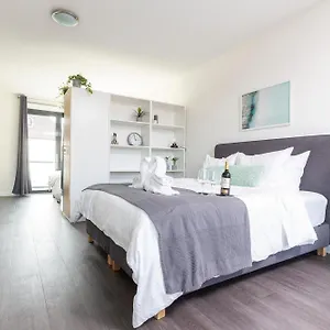 Family Executive With Balcony Open Utopia Flora 20f Delft